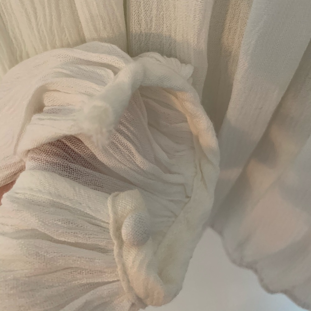 white blouse - Picture 5 of 6